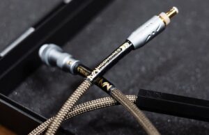 A Foundation of Silence: The Moonwires Acquila DC Cable Review