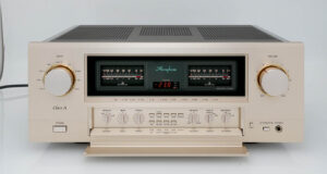 Accuphase E-700 Review: The Class A Holdout That Still Doesn’t Care About Streaming