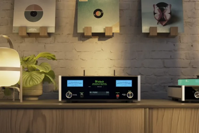 McIntosh MSA5500 2-Channel Streaming Integrated Amplifier