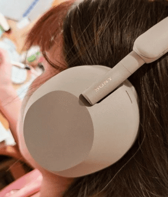 Sony WH-1000XM5 Review: Where Technical Innovation Meets Auditory Excellence